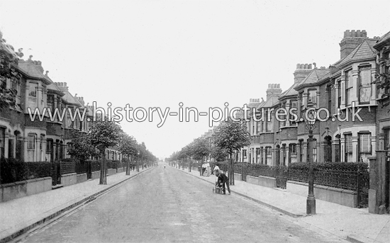 Kensington Ave, East Ham, London. c.1908